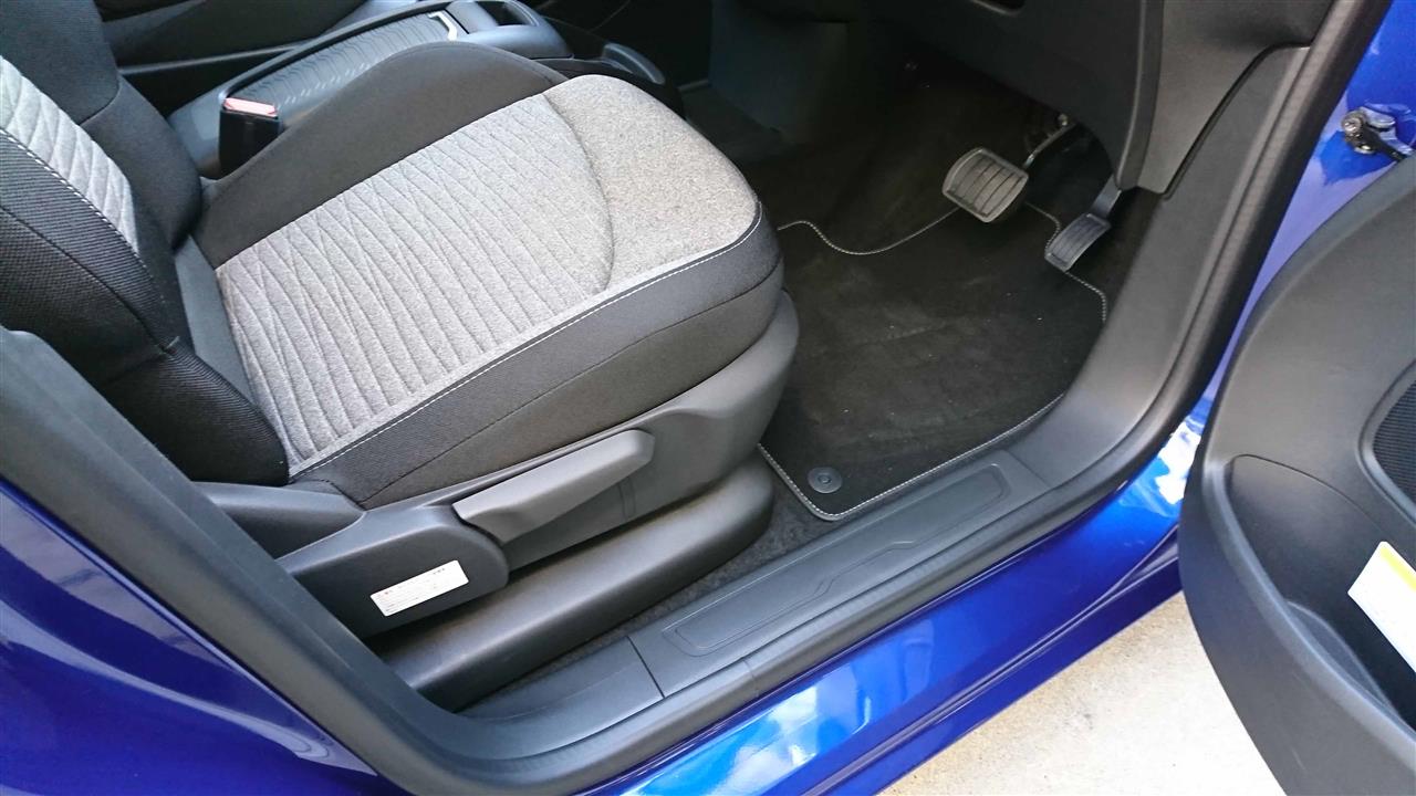 シトロエン グランドC4ピカソ 荷室用トノカバー